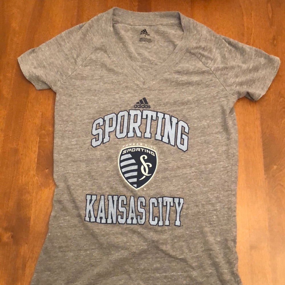 Adidas sporting Kansas City v neck size small